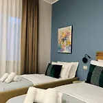 Avio 4* ナポリ